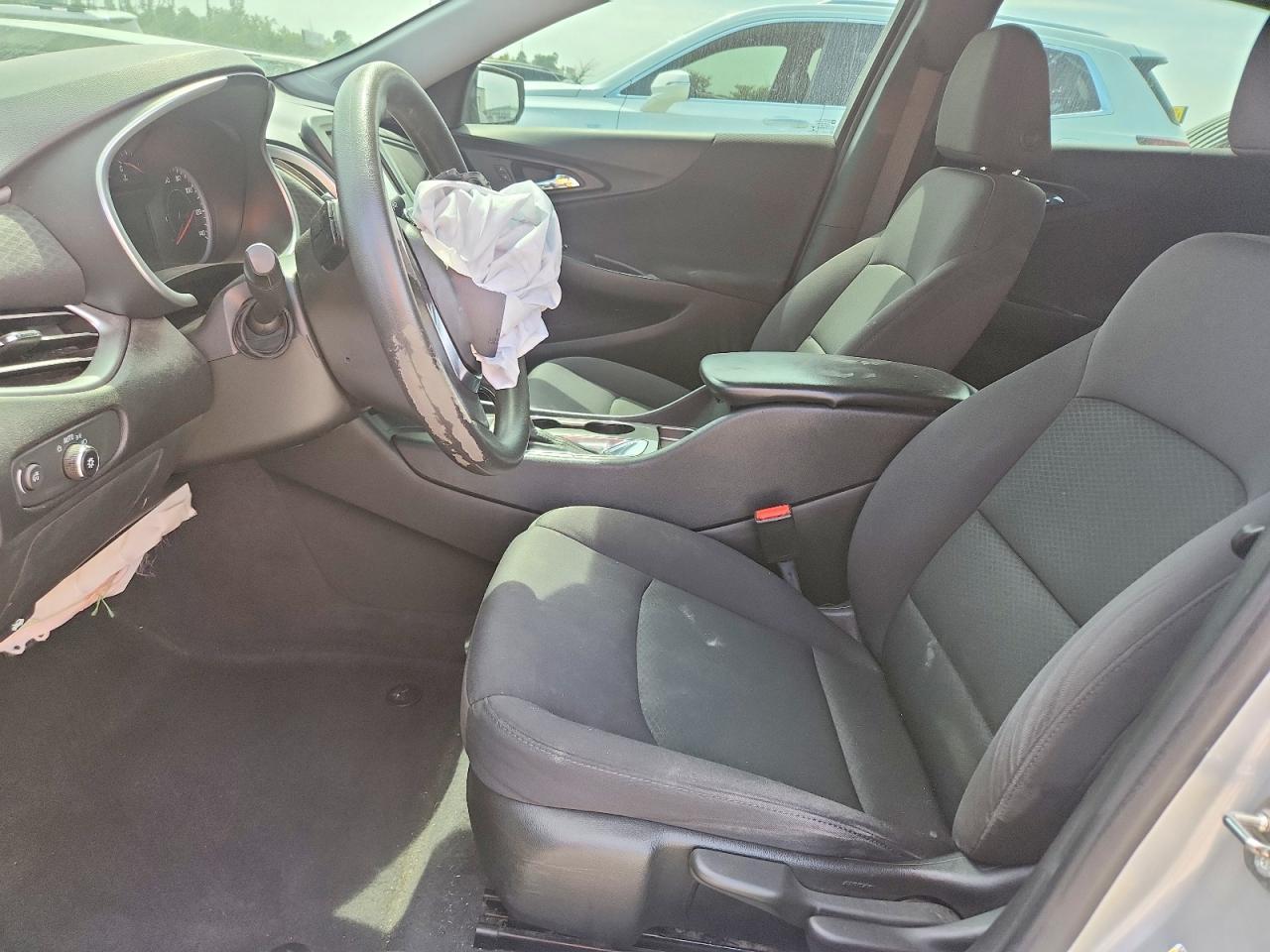 2017 Chevrolet Malibu Ls - zdjęcie 7