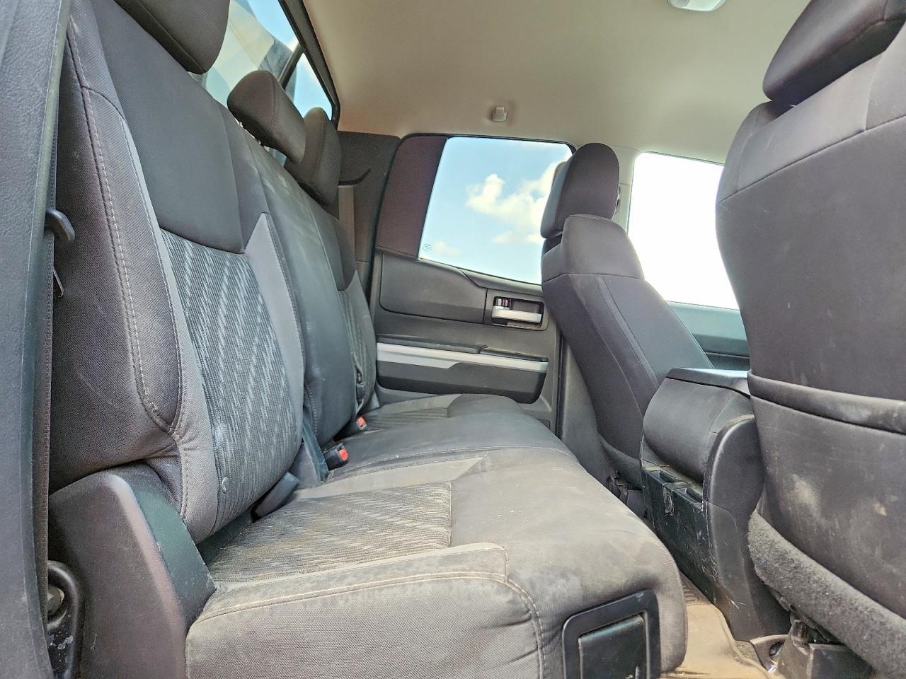 2021 Toyota Tundra Sr5 - zdjęcie 10