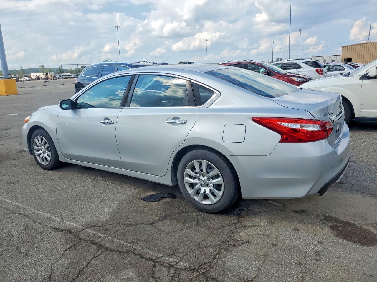 2016 Nissan Altima 2.5 S - zdjęcie 2
