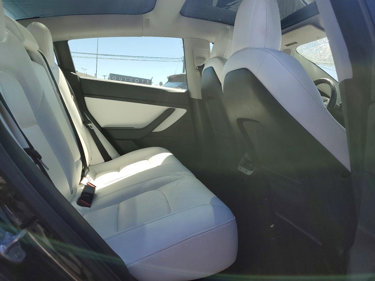 2019 Tesla Model 3 - zdjęcie 10