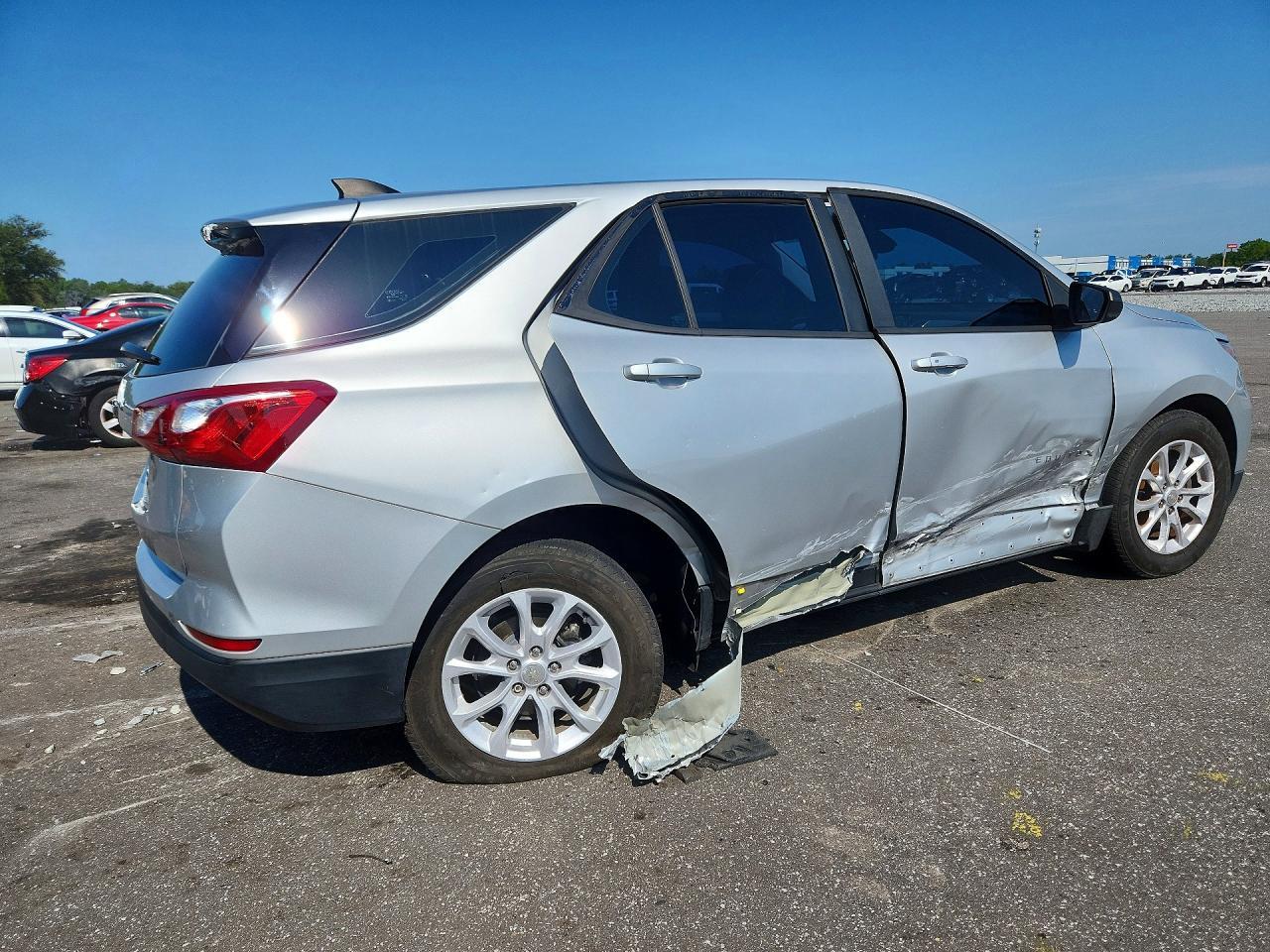 2020 Chevrolet Equinox Ls - zdjęcie 3