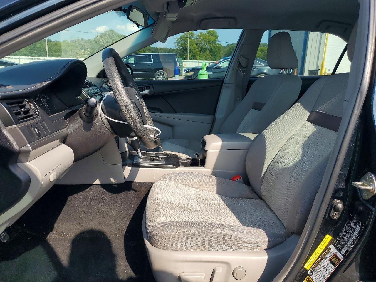 2014 Toyota Camry Le - zdjęcie 7