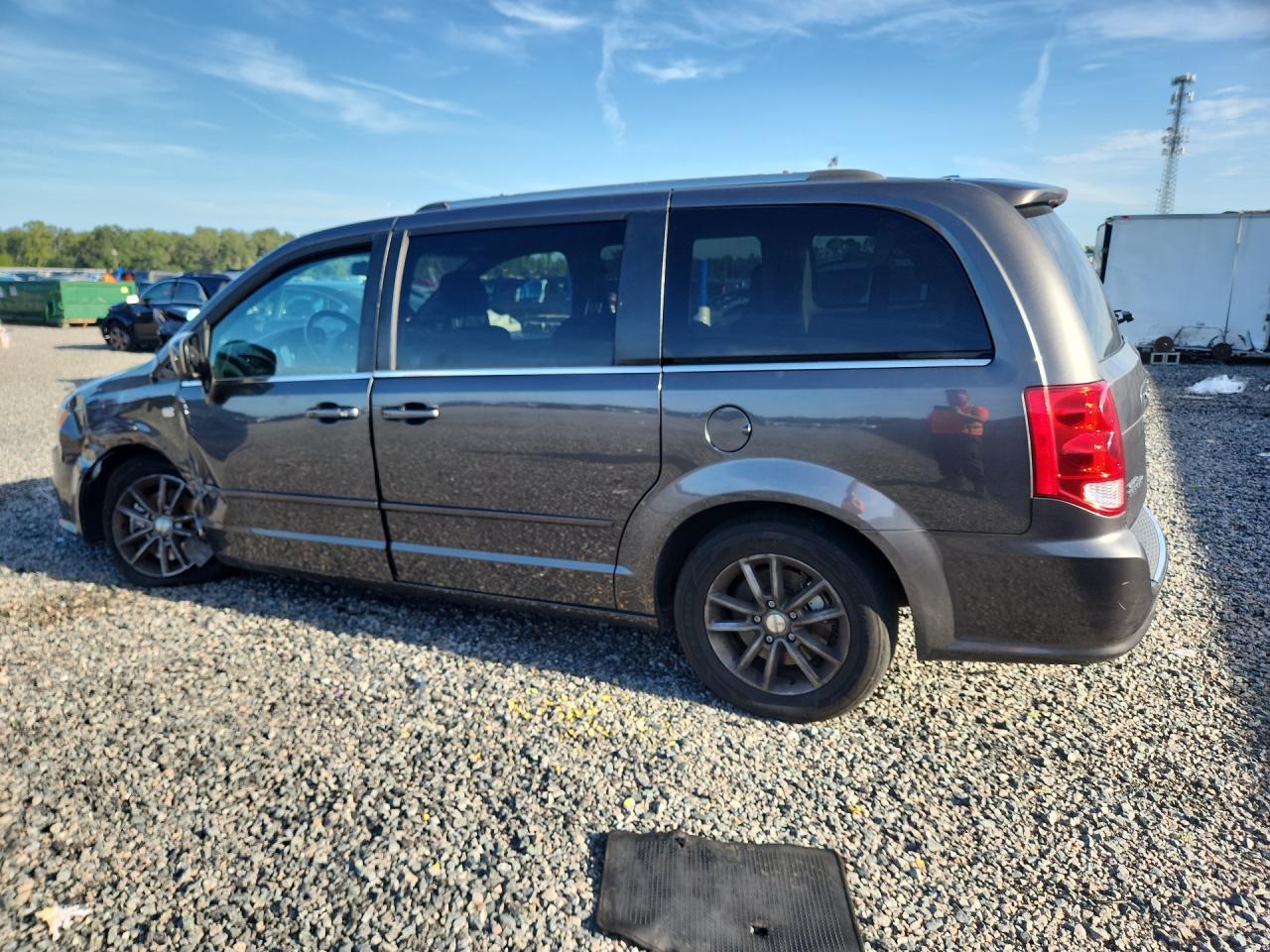 2014 Dodge Grand Caravan Sxt - zdjęcie 2