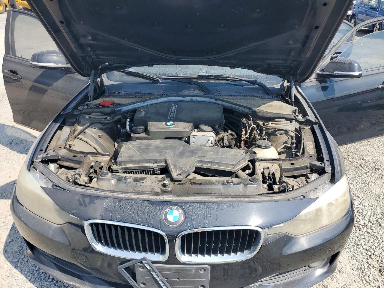 2013 BMW 320 I - zdjęcie 11