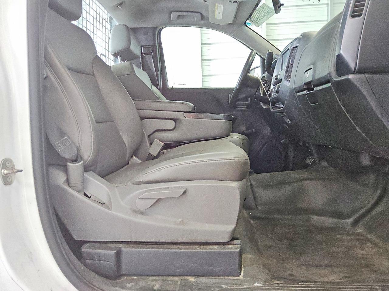 2018 Chevrolet Silverado C1500 - zdjęcie 10