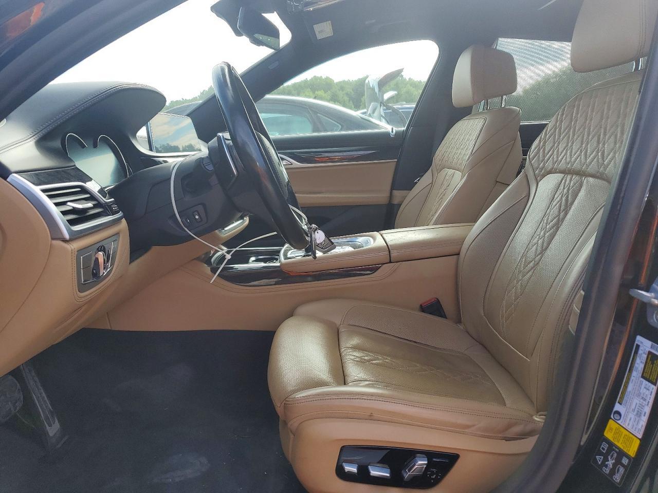 2018 BMW Seria 7 B7 - zdjęcie 7