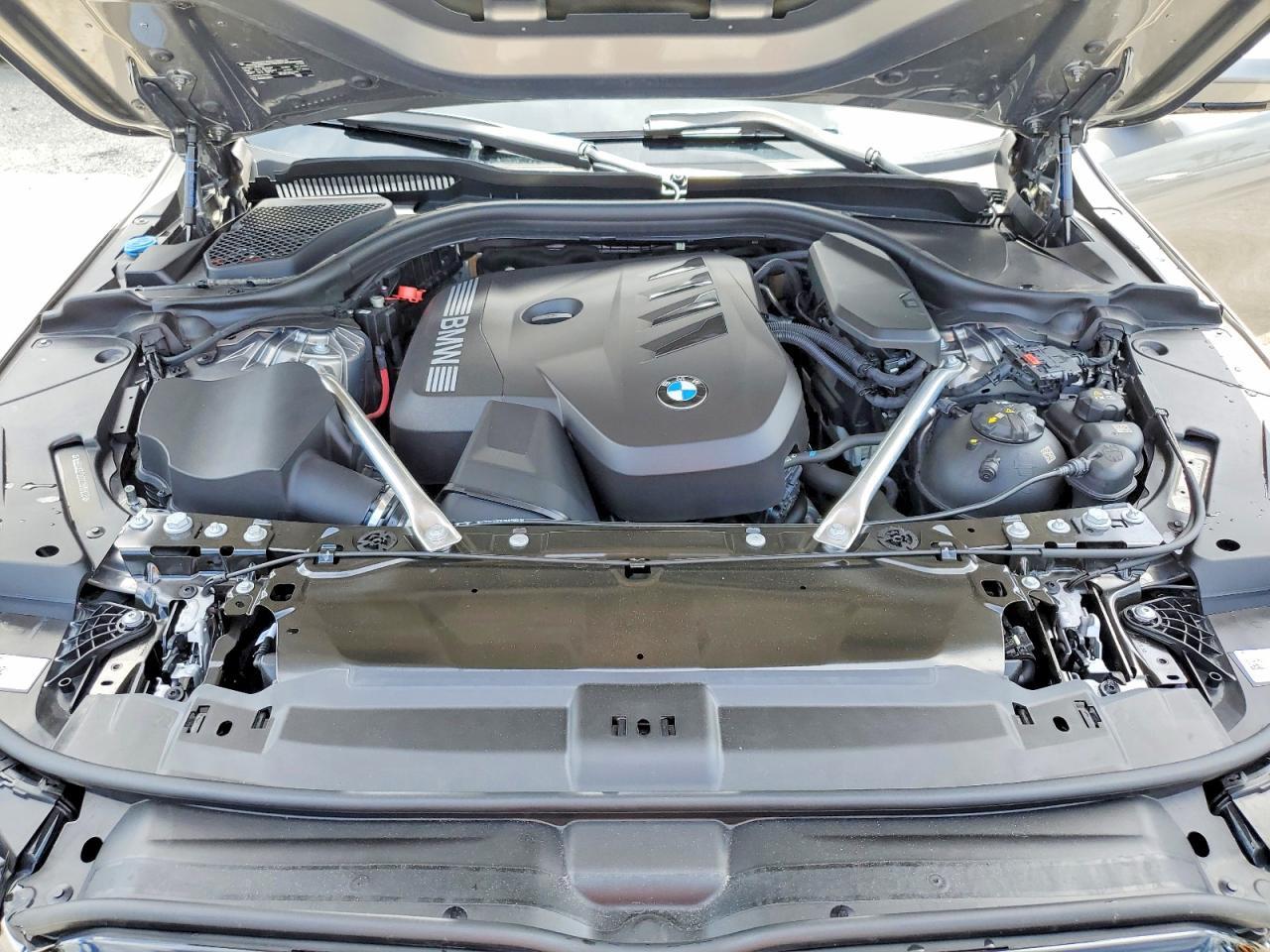 2025 BMW 530 I - zdjęcie 12