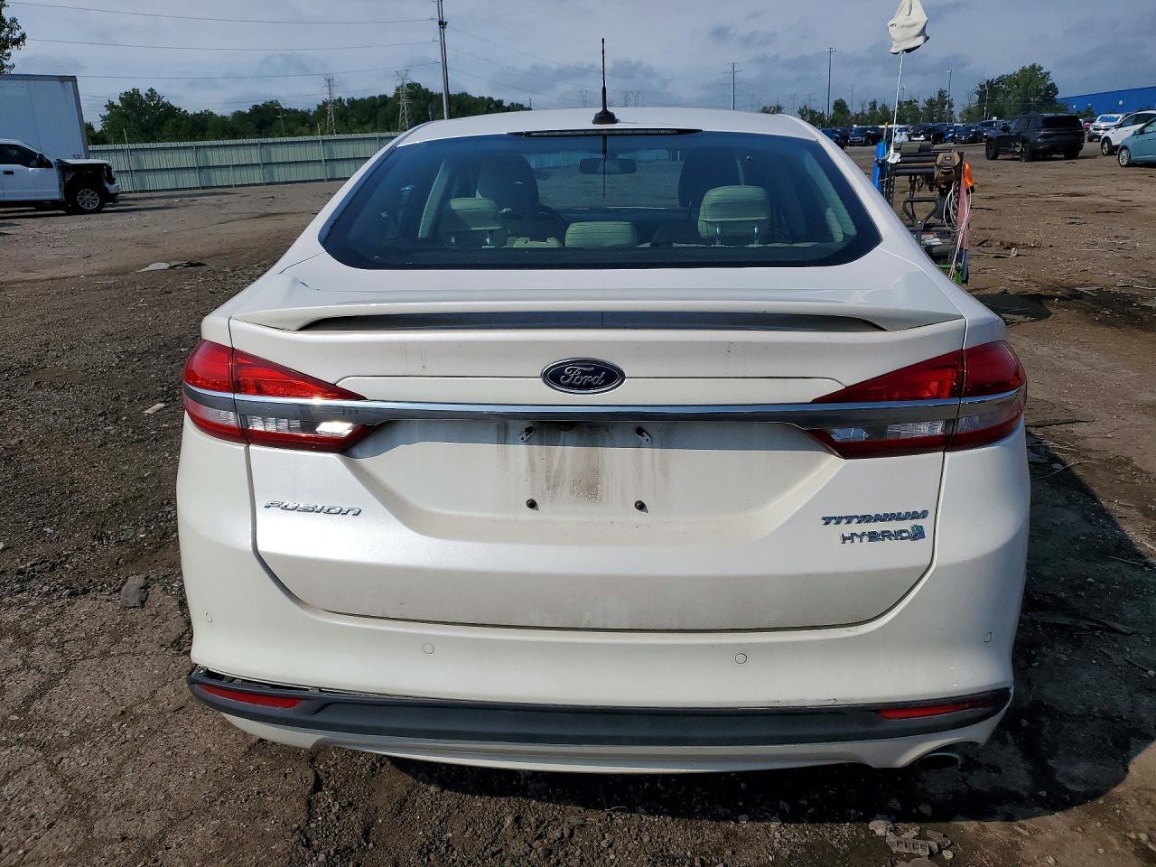 2017 Ford Fusion Titanium Hev - zdjęcie 6