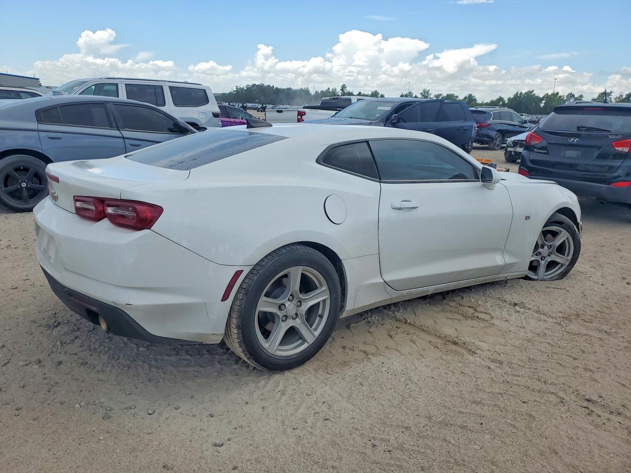 2021 Chevrolet Camaro Ls - zdjęcie 3