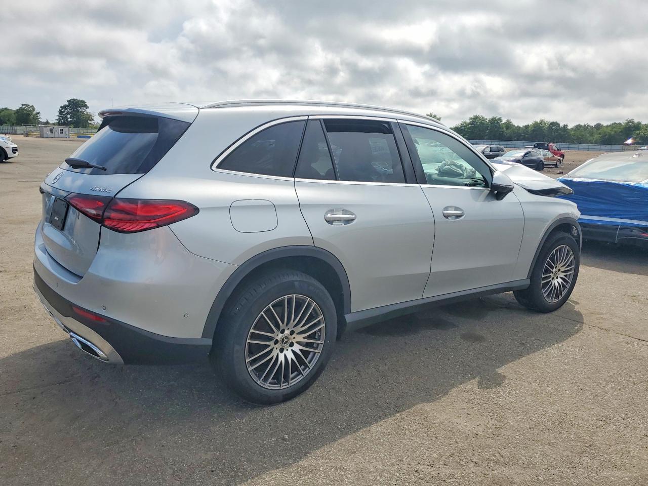 2026 Mercedes-Benz Glc 300 4Matic - zdjęcie 3