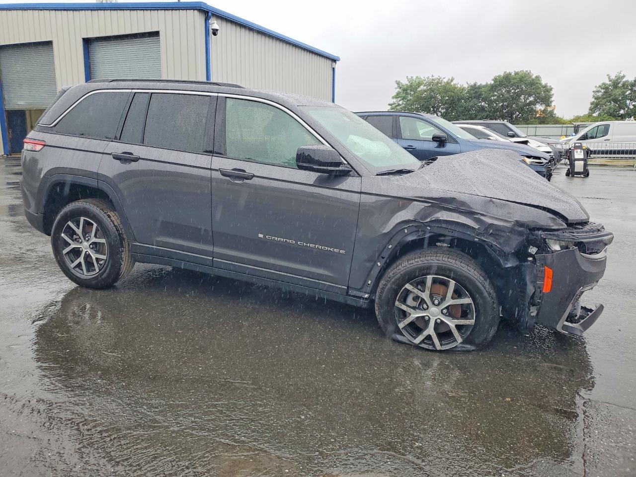 2026 Jeep Grand Cherokee Limited - zdjęcie 4