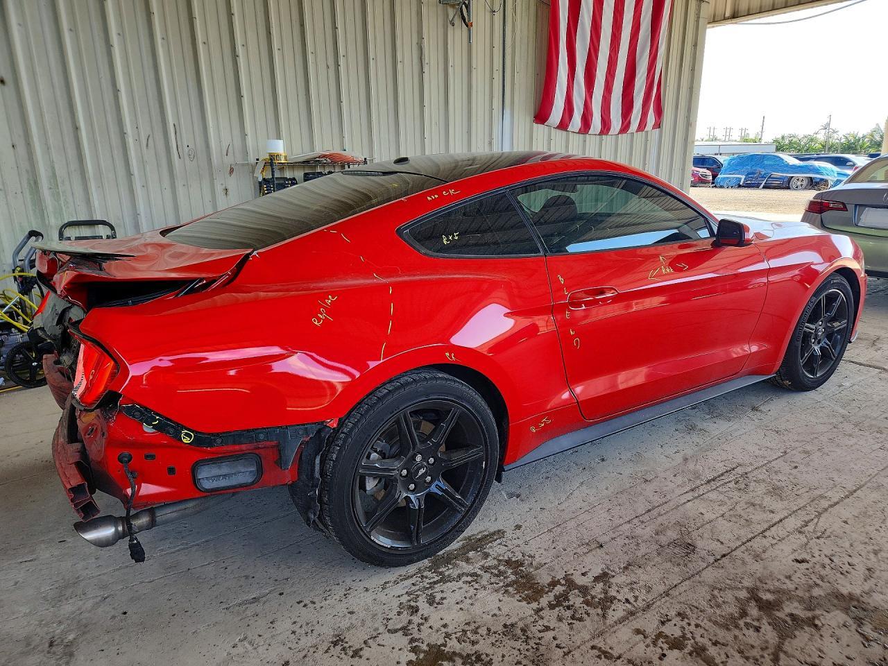 2019 Ford Mustang - zdjęcie 3