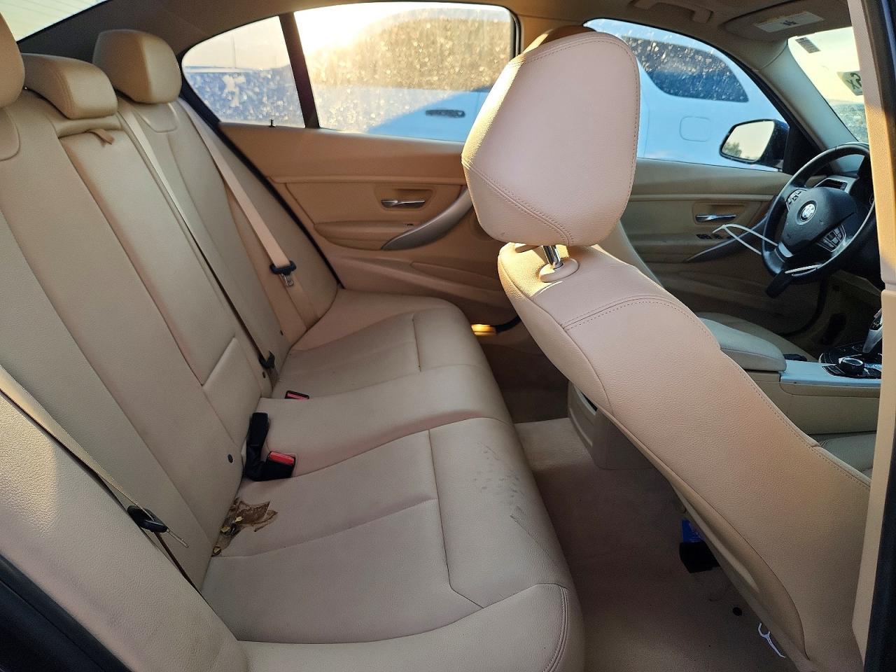 2016 BMW 320 I - zdjęcie 10