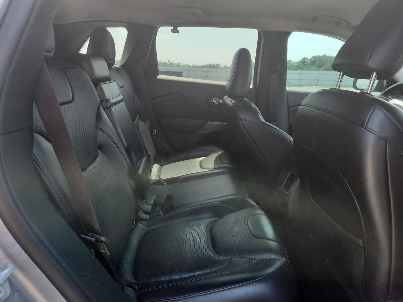 2019 Jeep Cherokee Limited - zdjęcie 11