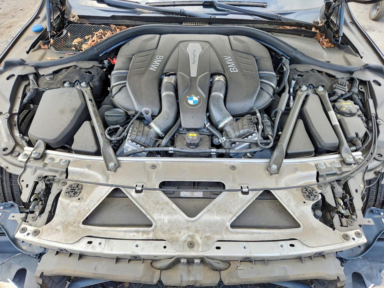 2016 BMW Seria 7 750i - zdjęcie 11