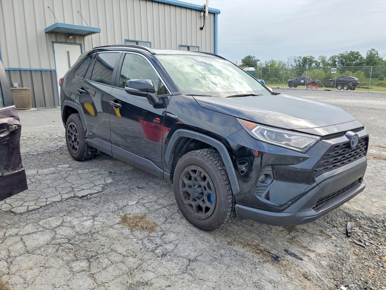 2020 Toyota Rav4 Hybrid Xle - zdjęcie 4