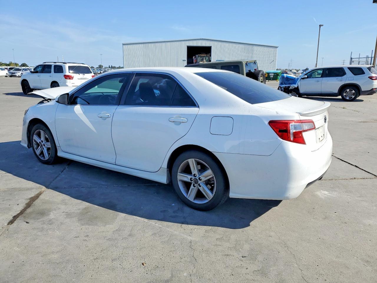 2014 Toyota Camry Se - zdjęcie 2