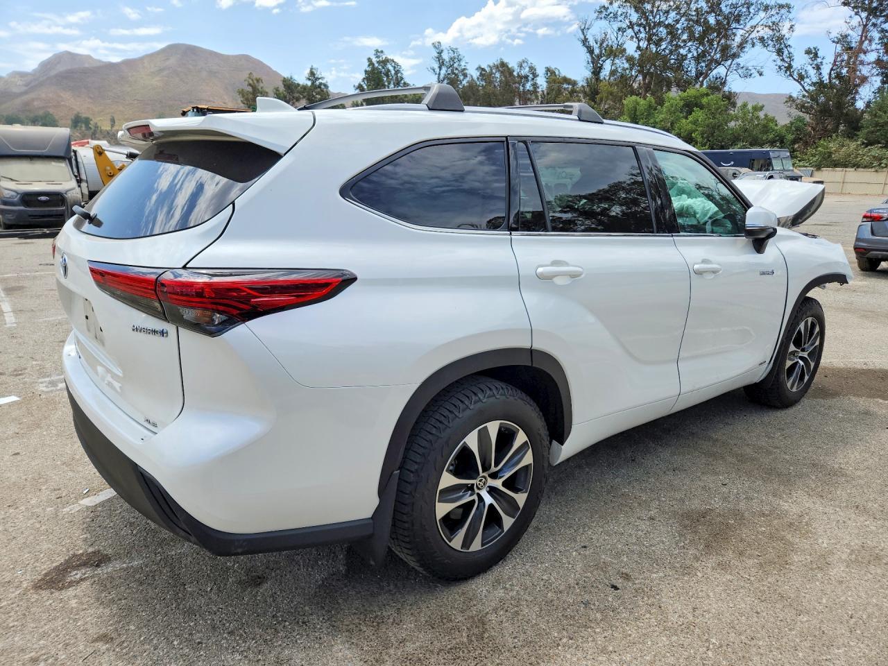 2020 Toyota Highlander Hybrid Xle - zdjęcie 3