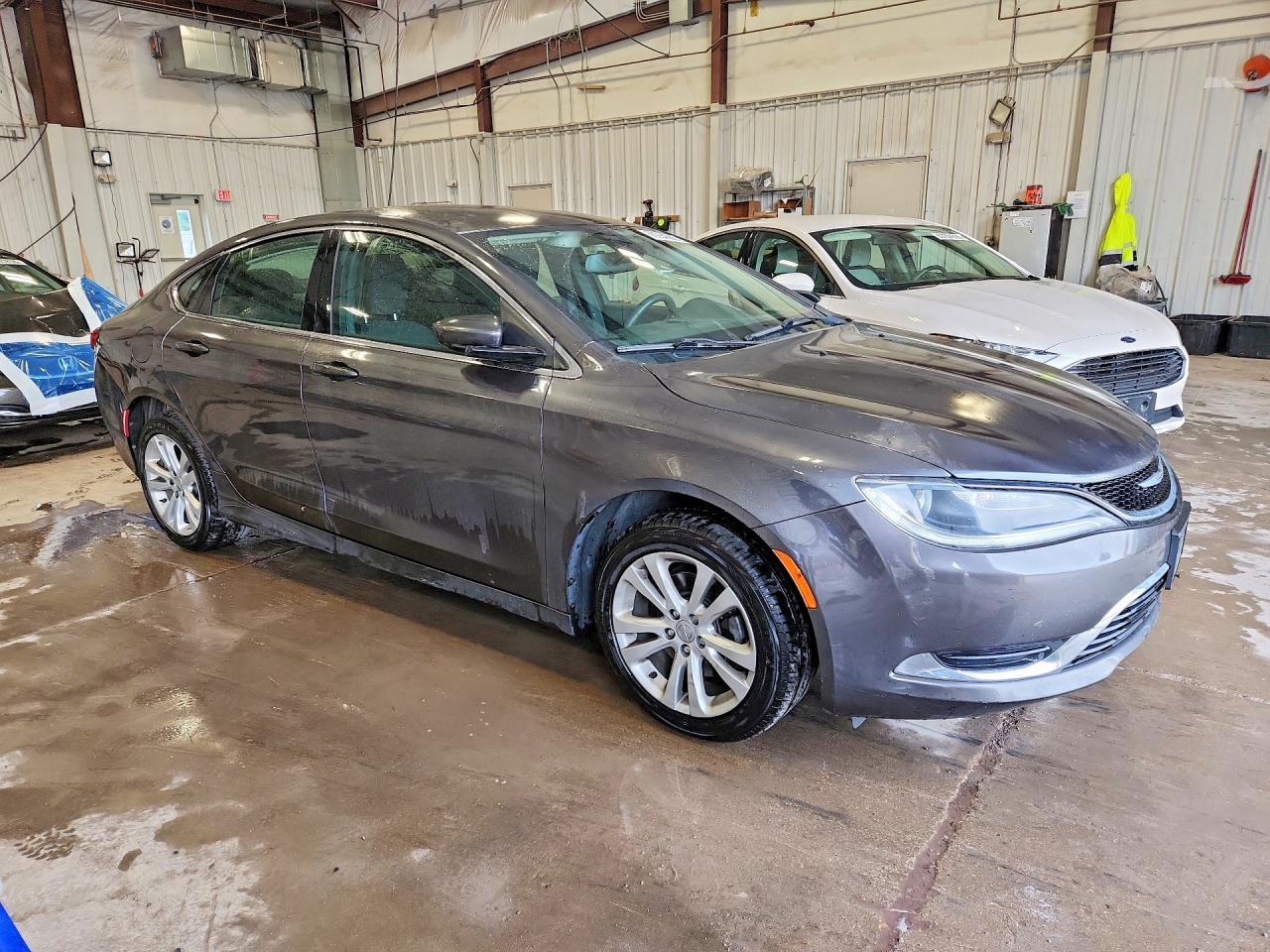 2016 Chrysler 200 Limited - zdjęcie 4