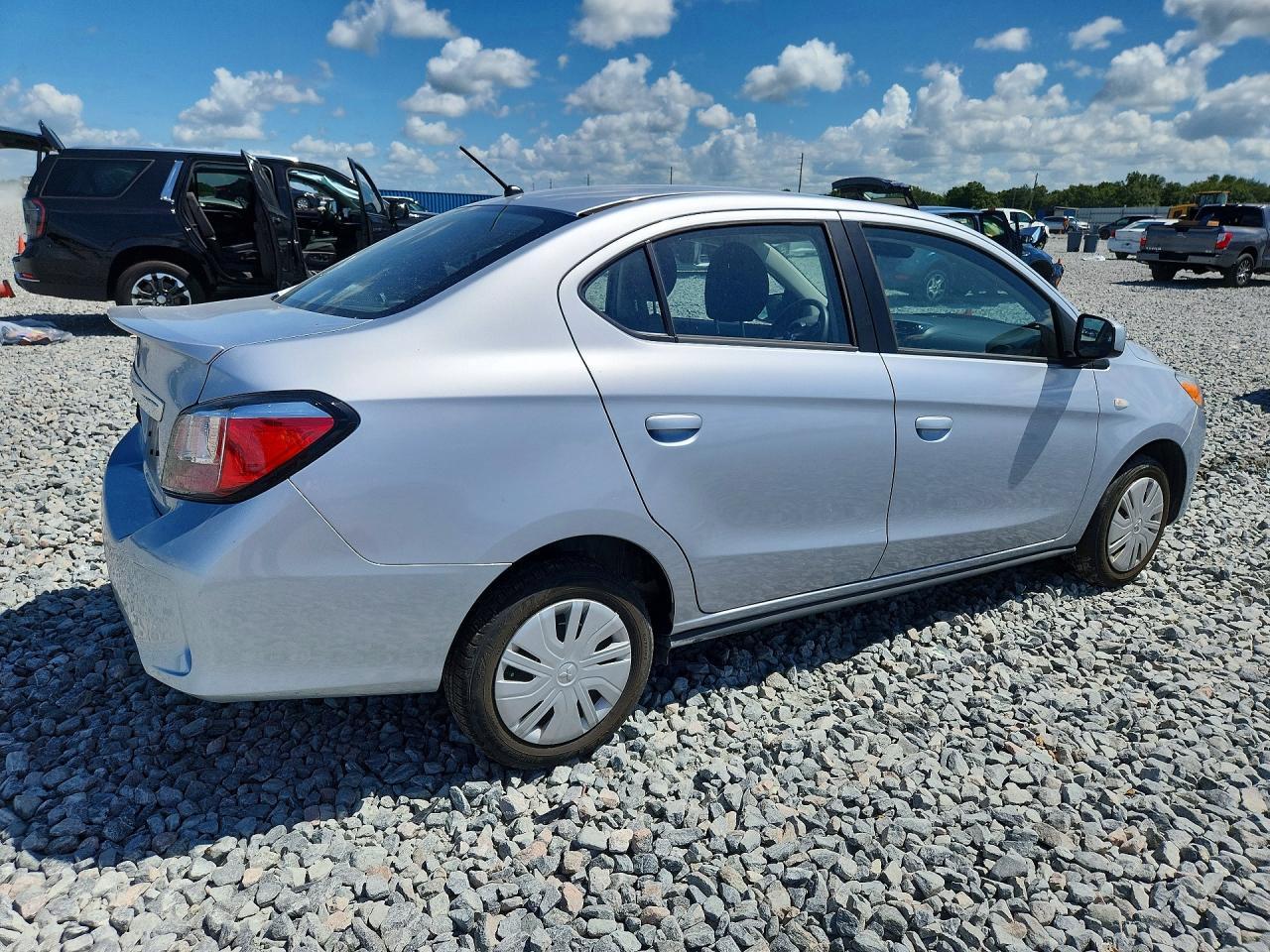 2024 Mitsubishi Mirage G4 Es - zdjęcie 3