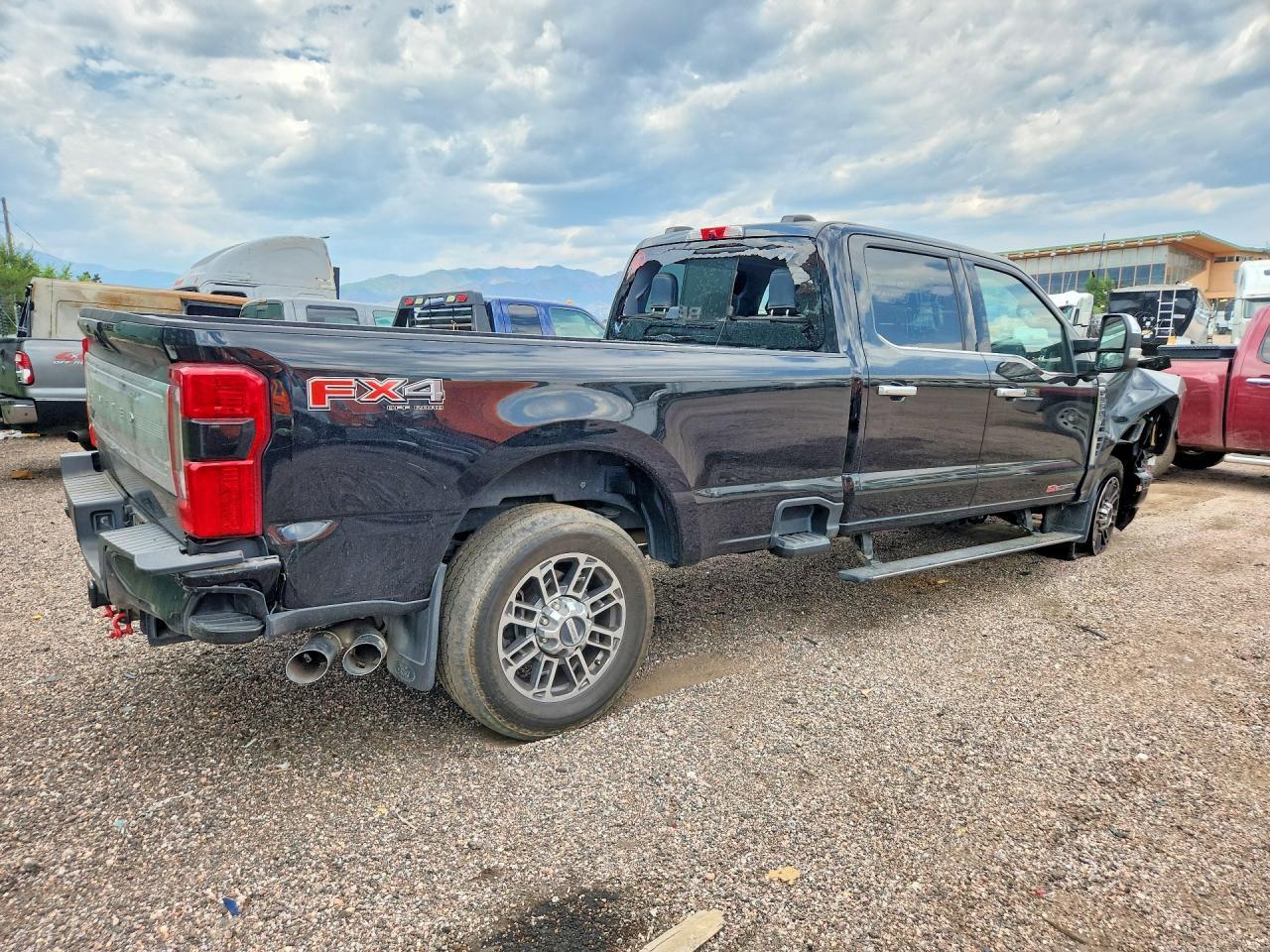 2024 Ford F350 Super Duty - zdjęcie 3