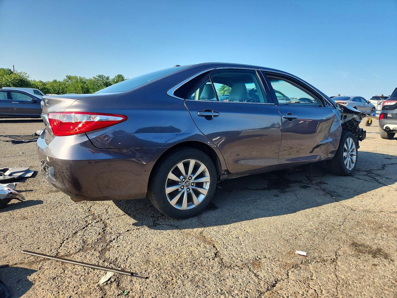 2017 Toyota Camry Xle - zdjęcie 3