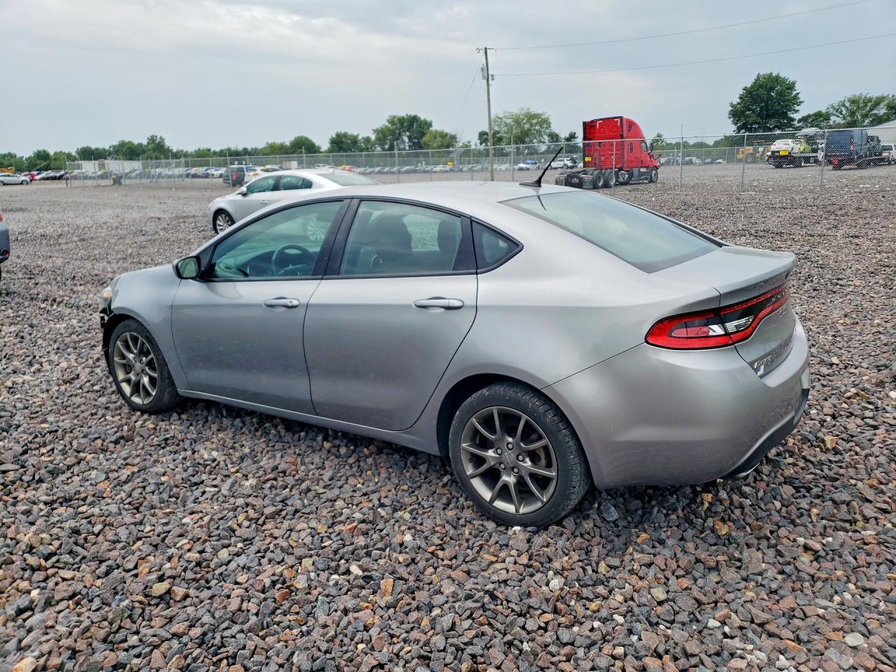 2014 Dodge Dart Sxt - zdjęcie 2