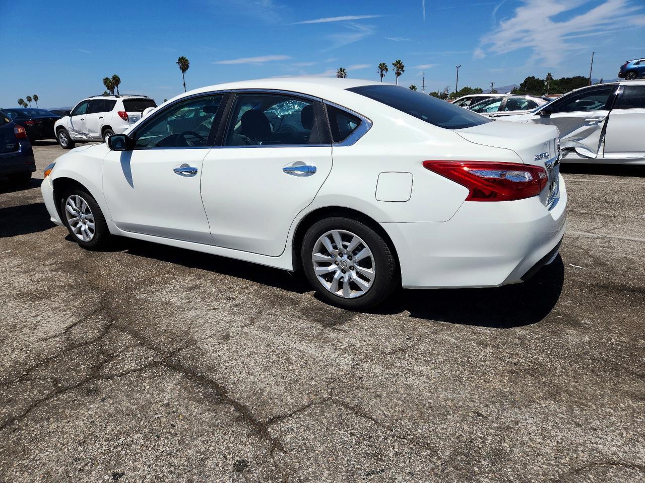 2016 Nissan Altima 2.5 S - zdjęcie 2