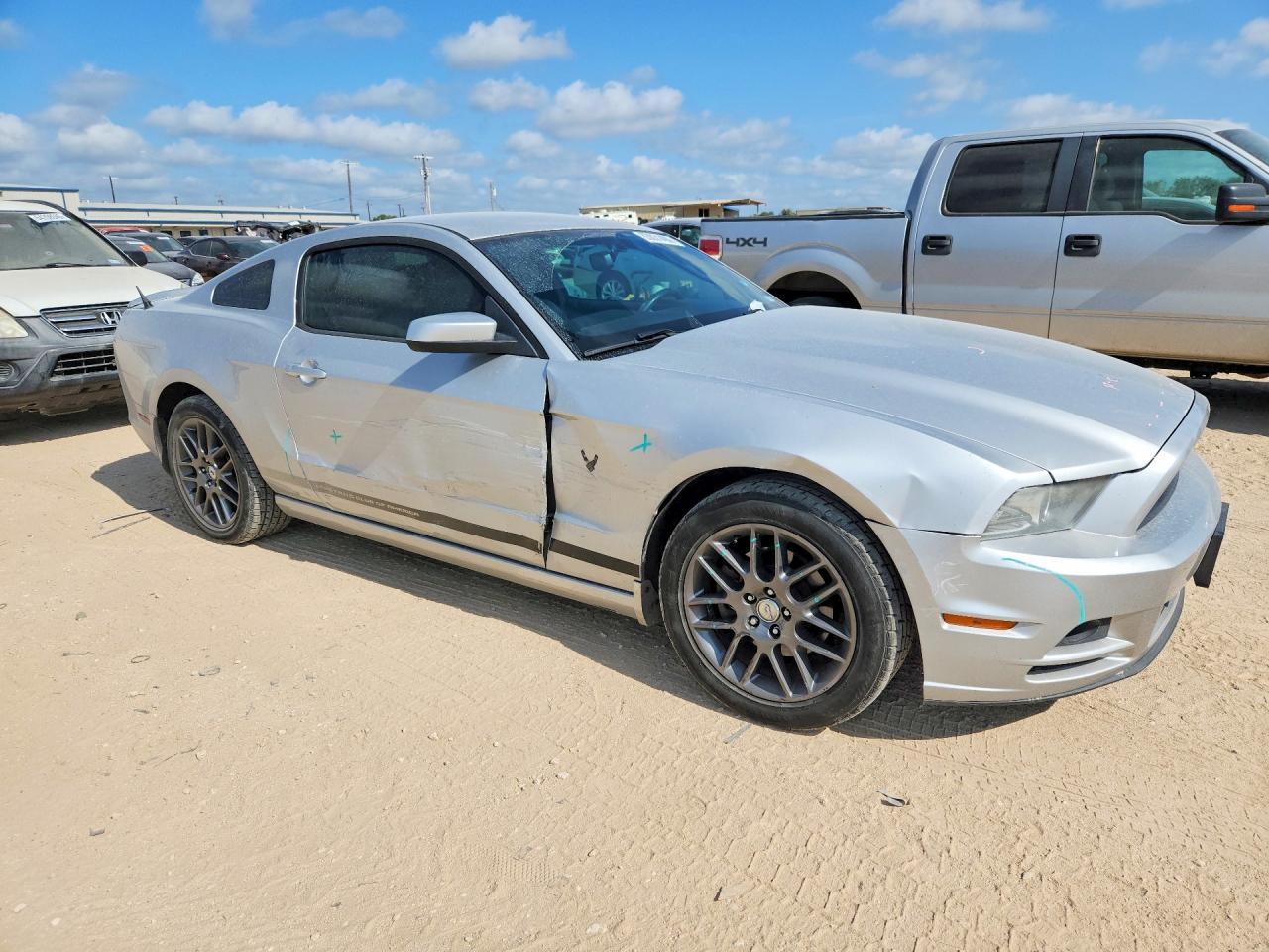 2013 Ford Mustang - zdjęcie 4