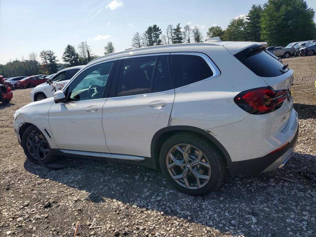 2022 BMW X3 xDrive30I - zdjęcie 2