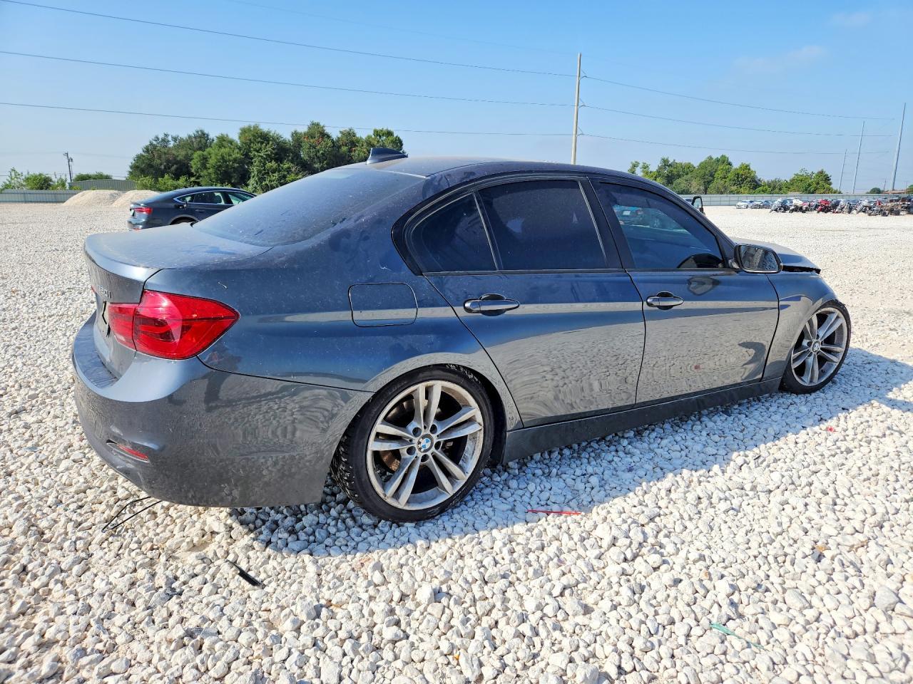 2016 BMW 320 I - zdjęcie 3