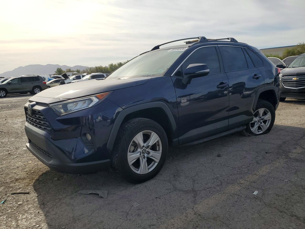 2020 Toyota Rav4 Xle - zdjęcie główne