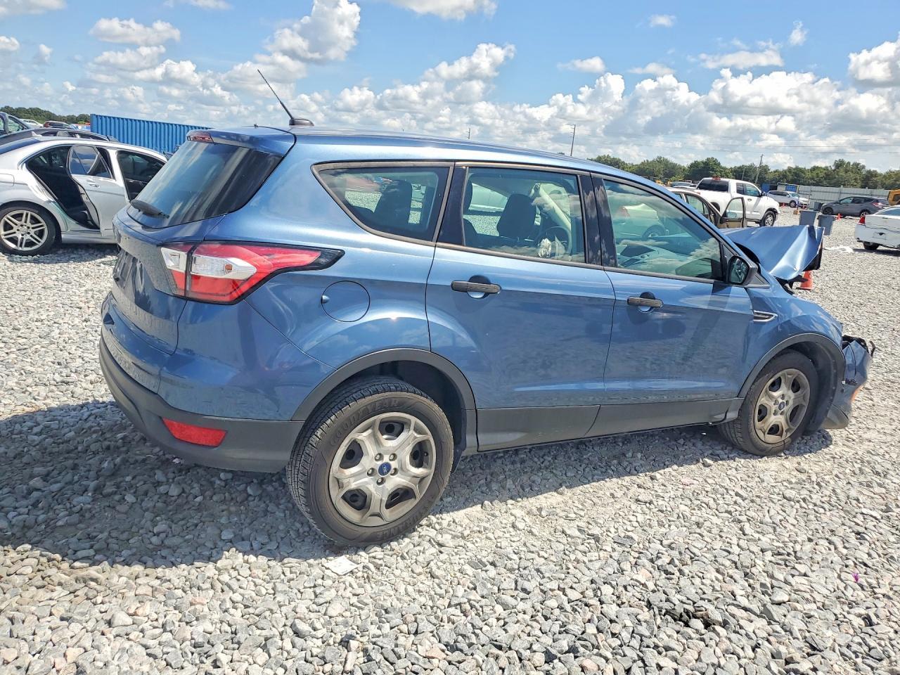 2018 Ford Escape S - zdjęcie 3