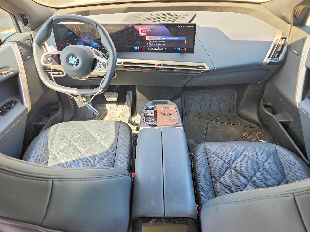 2026 BMW Ix xDrive60 - zdjęcie 8