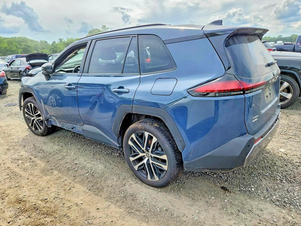 2026 Toyota Rav4 Limited - zdjęcie 2