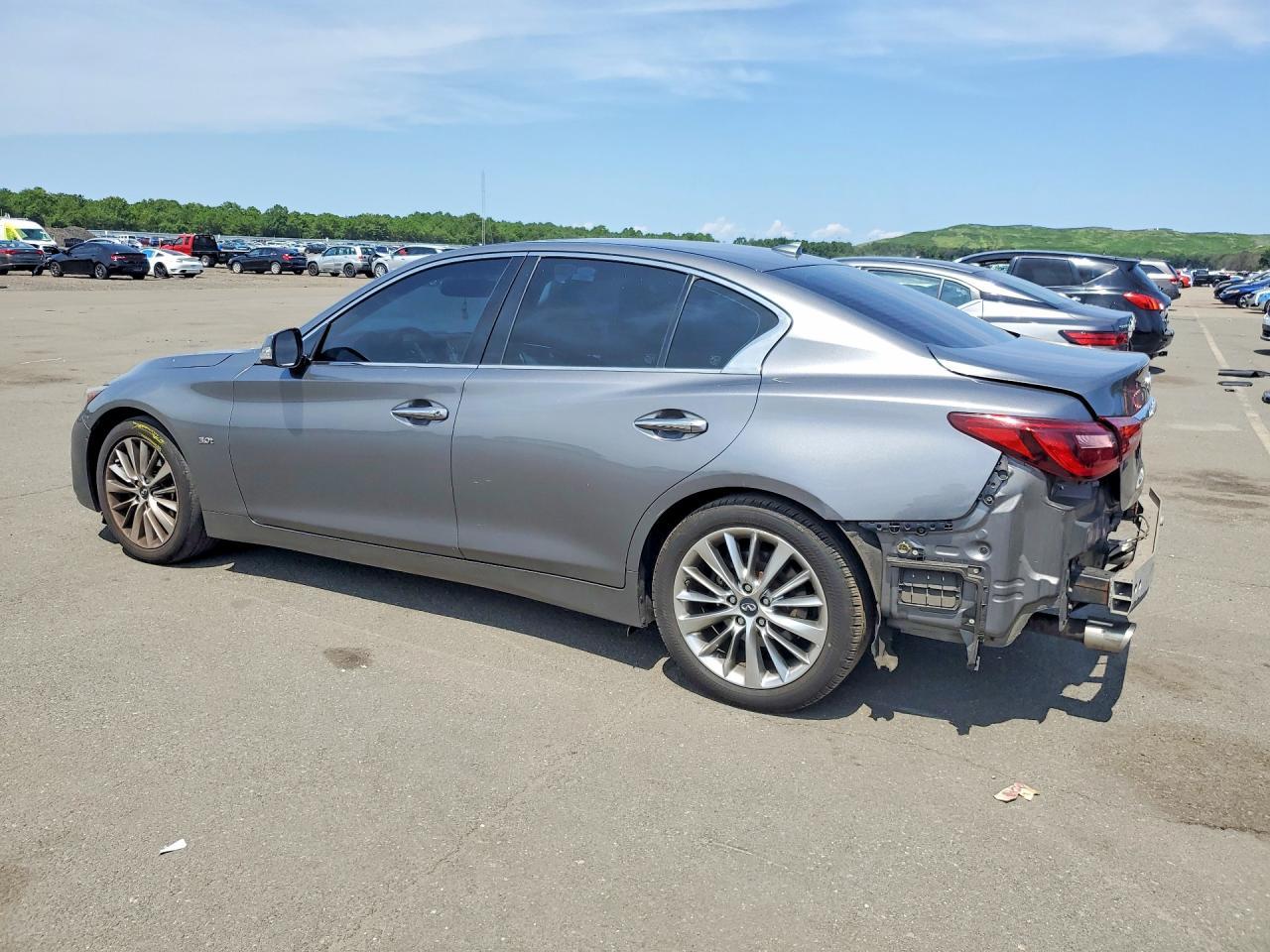 2018 Infiniti Q50 3.0T Luxe - zdjęcie 2