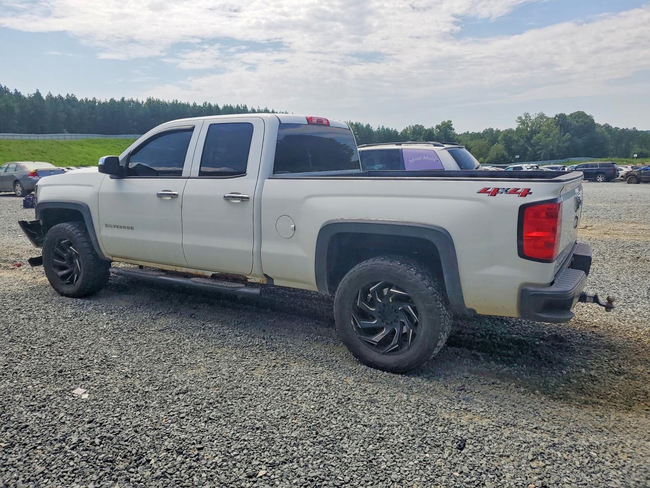 2018 Chevrolet Silverado K1500 - zdjęcie 2