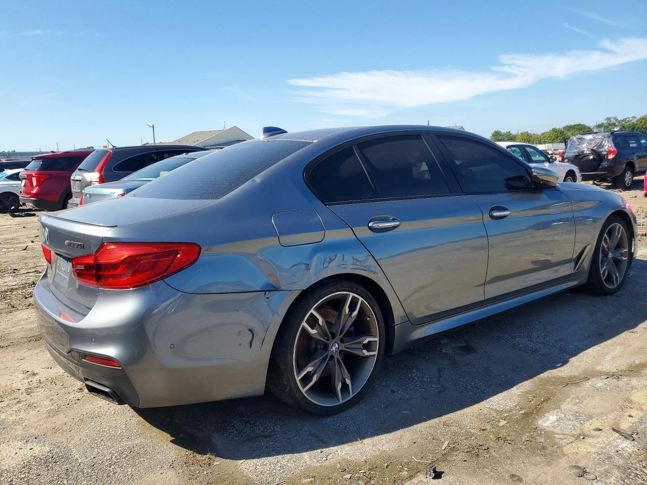2018 BMW M550Xi - zdjęcie 3