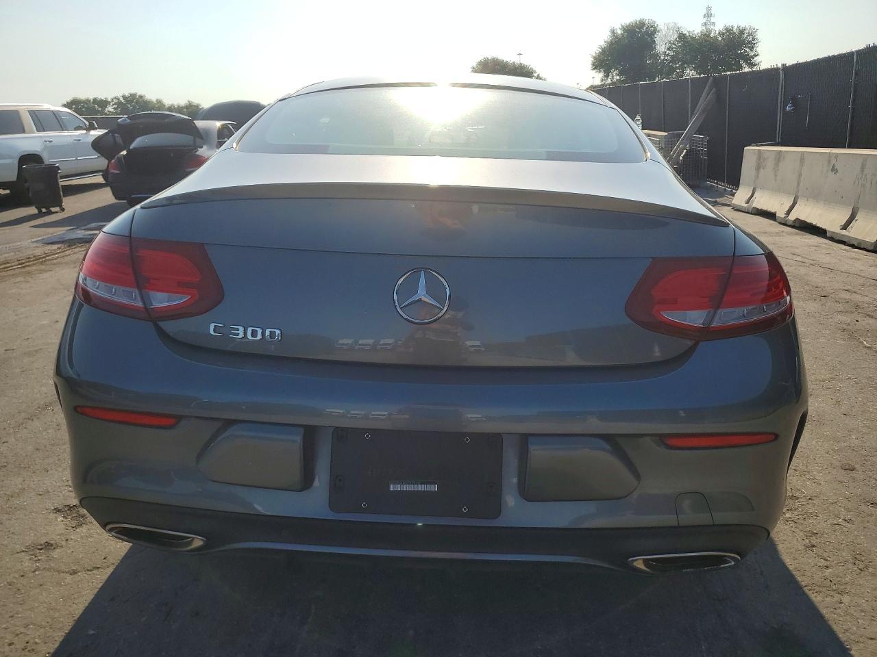 2018 Mercedes-Benz C 300 - zdjęcie 6