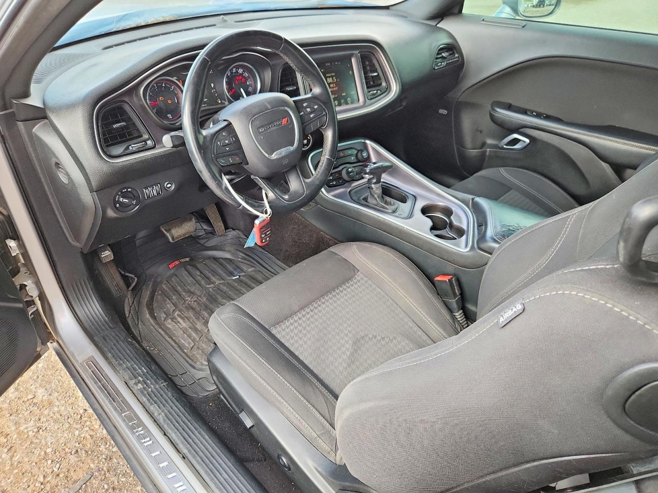 2016 Dodge Challenger R/T - zdjęcie 8