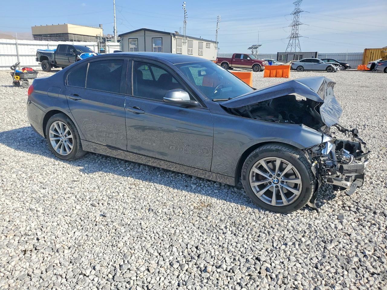 2016 BMW 320 I - zdjęcie 4