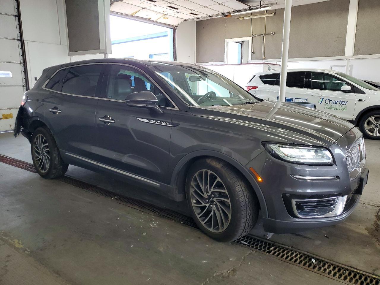 2019 Lincoln Nautilus Reserve - zdjęcie 4