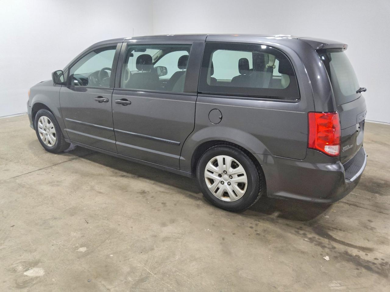 2016 Dodge Grand Caravan Se - zdjęcie 2