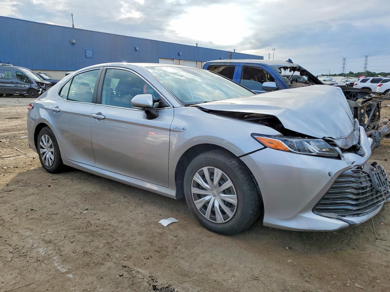 2019 Toyt Camry Le - zdjęcie 4