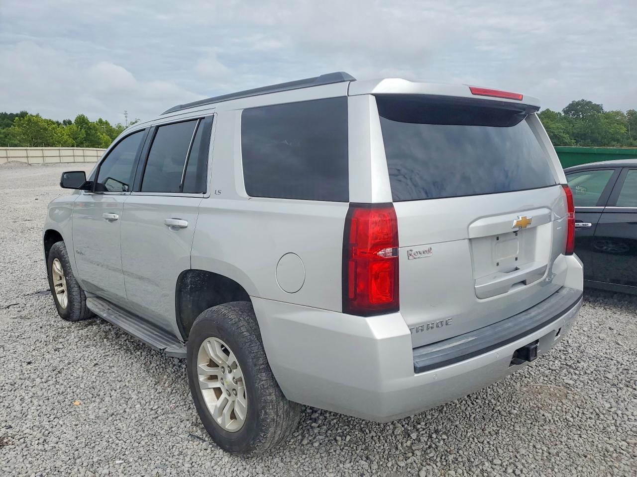 2015 Chevrolet Tahoe C1500 Ls - zdjęcie 2