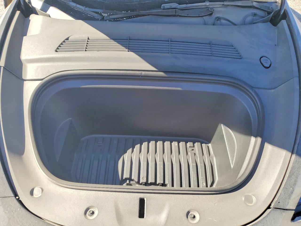 2024 Tesla Model Y - zdjęcie 12