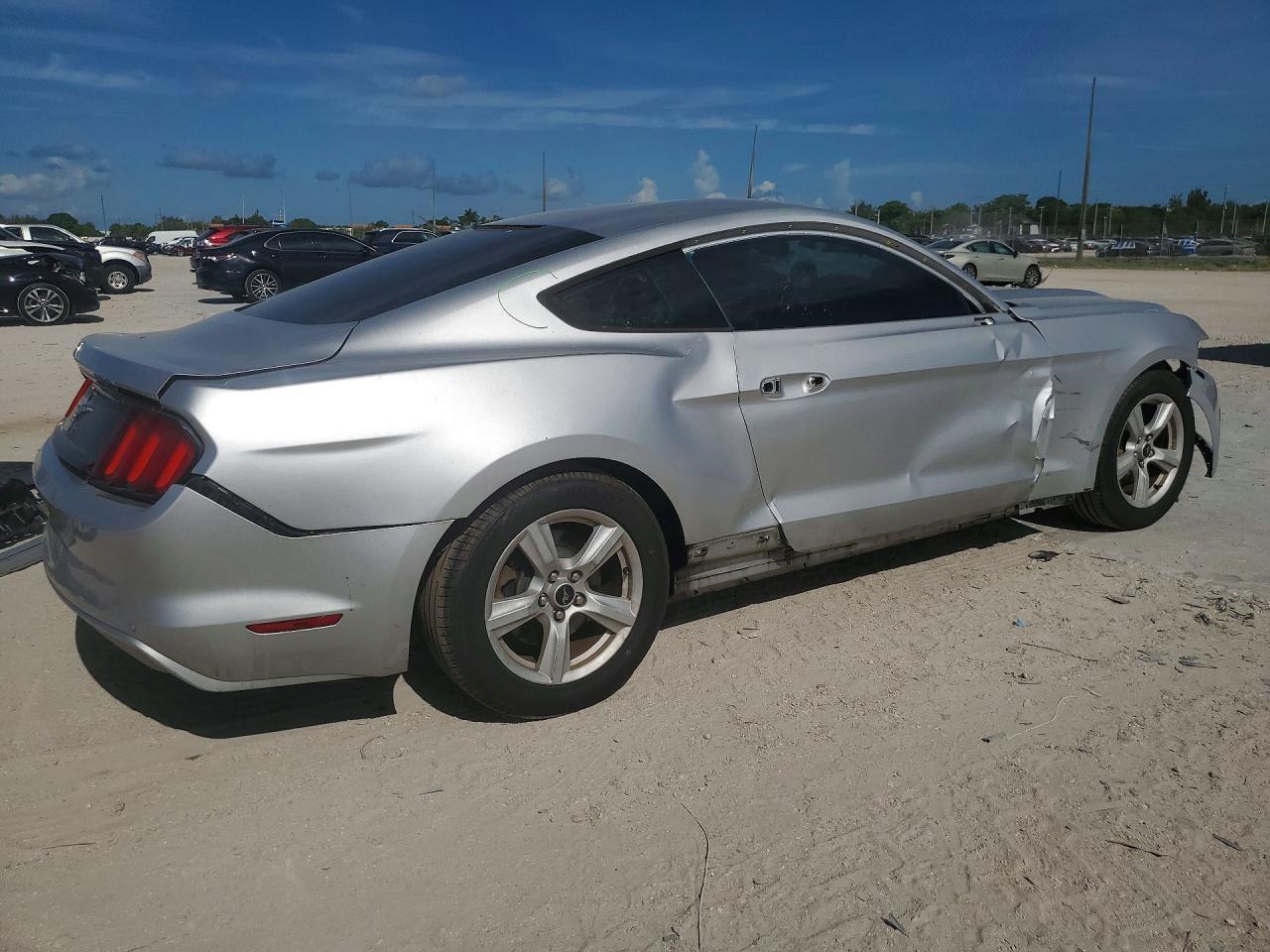 2016 Ford Mustang - zdjęcie 3
