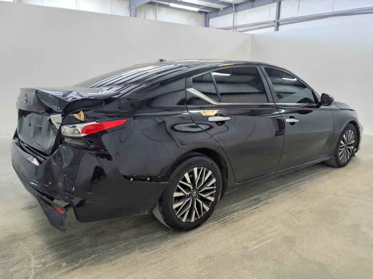2023 Nissan Altima Sv - zdjęcie 3