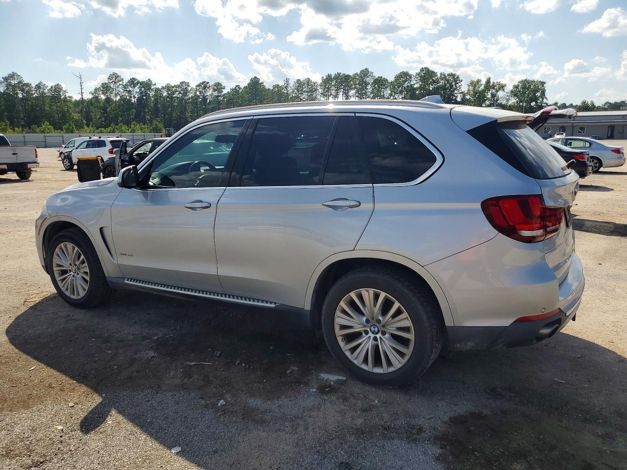 2016 BMW X5 xDrive35I - zdjęcie 2