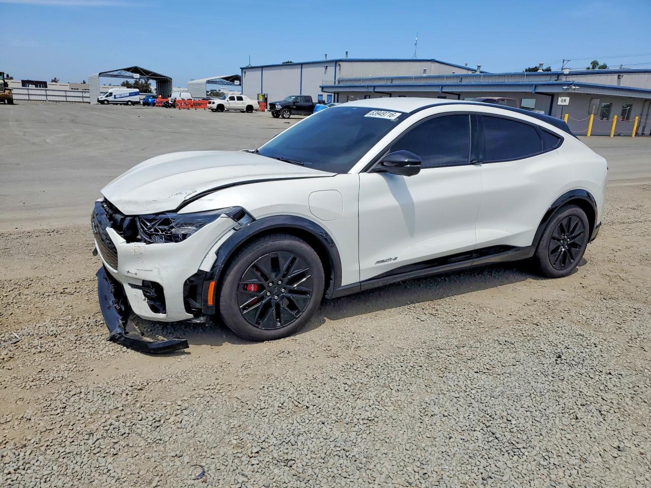 2025 Ford Mustang Mach-E Premium - zdjęcie główne